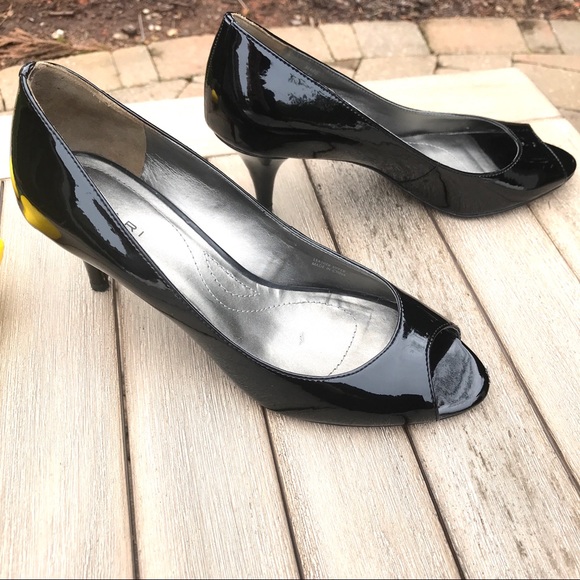 🍋Tahari Marie Pump - Picture 4 of 8